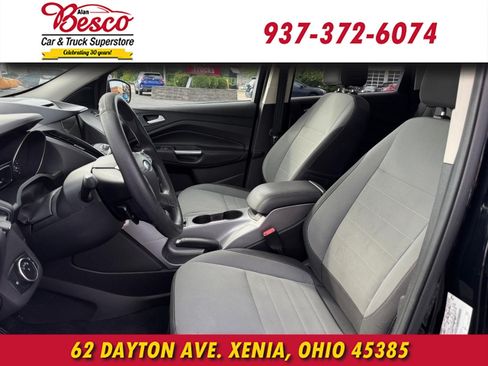 Used 2016 Ford Escape SE w/ Equipment Group 201A AWD/4WD image 9