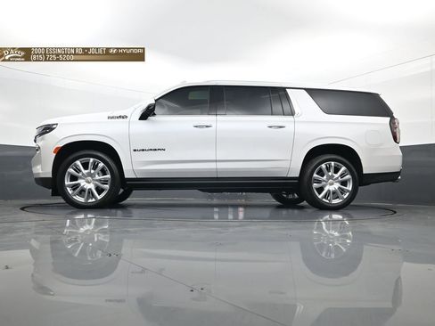 Used 2024 Chevrolet Suburban High Country AWD/4WD image 29
