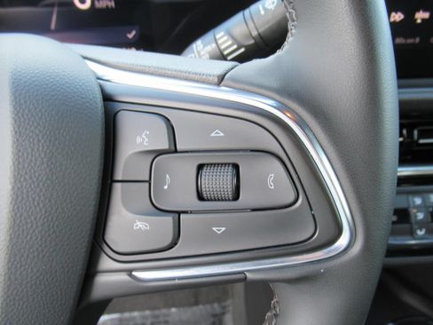 Used 2024 Buick Envista Sport Touring w/ Convenience II Package FWD image 24