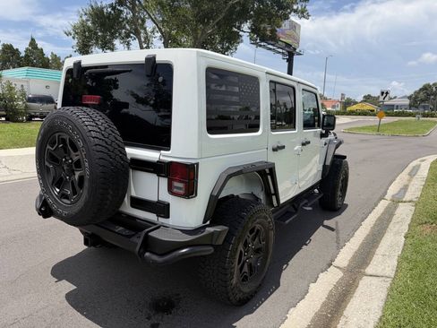 Used 2013 Jeep Wrangler Unlimited Sahara AWD/4WD image 4