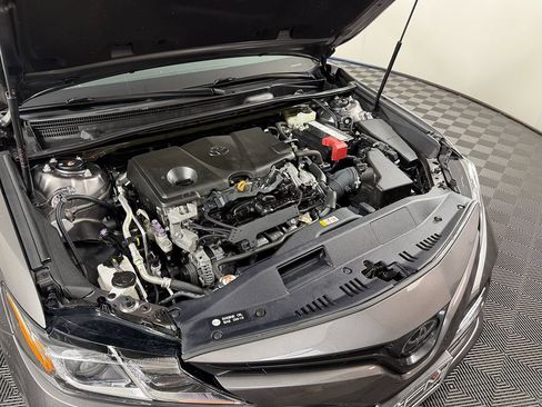 Used 2019 Toyota Camry LE FWD image 19