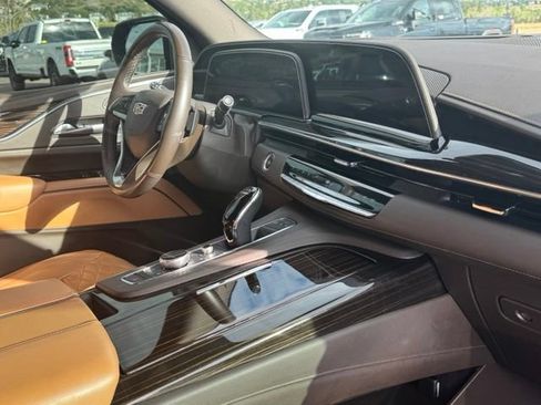 Certified 2023 Cadillac Escalade Premium Luxury w/ LPO, Radiant Package AWD/4WD image 29