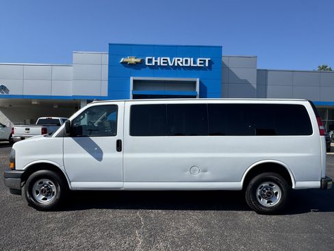 Used 2020 GMC Savana 3500 LT w/ LT Preferred Equipment Group image 1