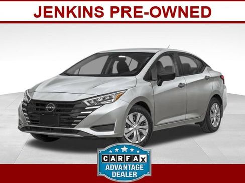 Used 2025 Nissan Versa S w/ Trunk Package FWD image 1