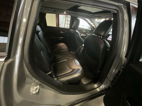 Used 2021 Jeep Cherokee Limited w/ Elite Package image 33