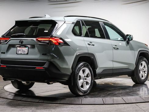 Certified 2020 Toyota RAV4 XLE w/ Convenience Package FWD image 5