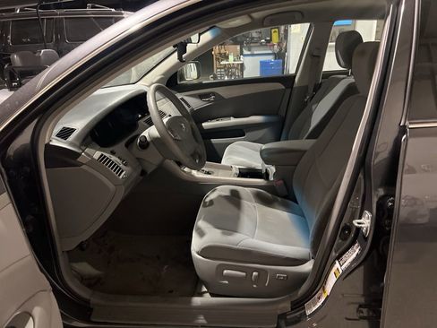 Used 2010 Toyota Avalon XL image 6