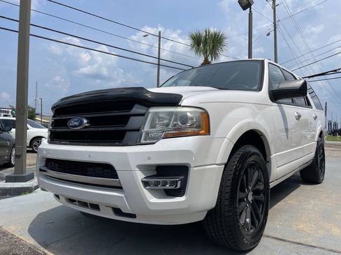Used 2017 Ford Expedition Limited w/ Equipment Group 301A RWD image 3