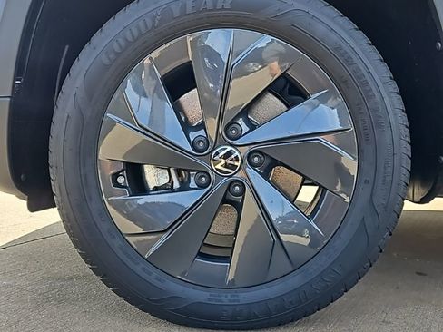 New 2026 Volkswagen Taos S FWD image 9