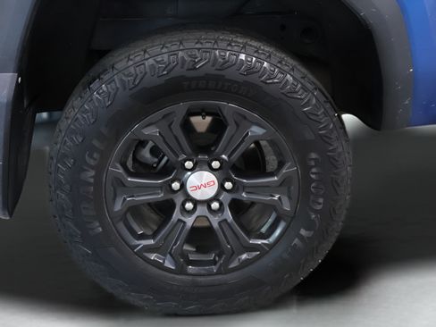 Used 2023 GMC Canyon Elevation w/ Elevation Premium Package AWD/4WD image 6