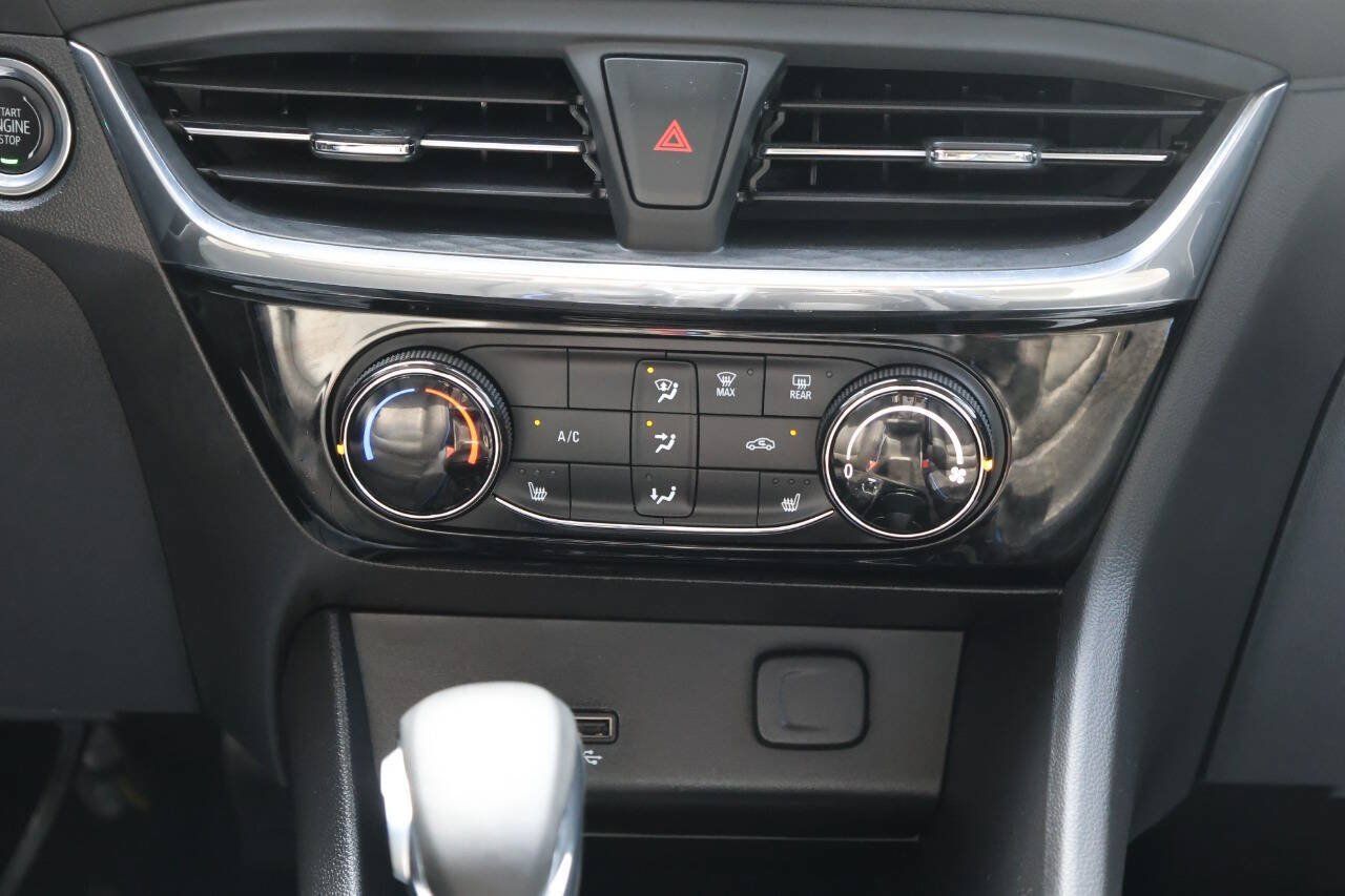 Used 2025 Buick Encore GX Sport Touring w/ Comfort Package AWD/4WD image 21