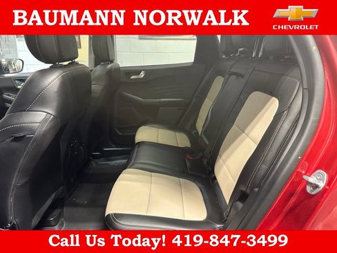 Used 2021 Ford Escape Titanium w/ Titanium Elite Package AWD/4WD image 36