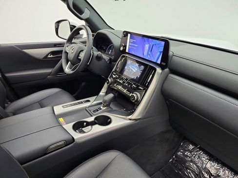 Used 2025 Lexus LX 700h F Sport AWD/4WD image 18