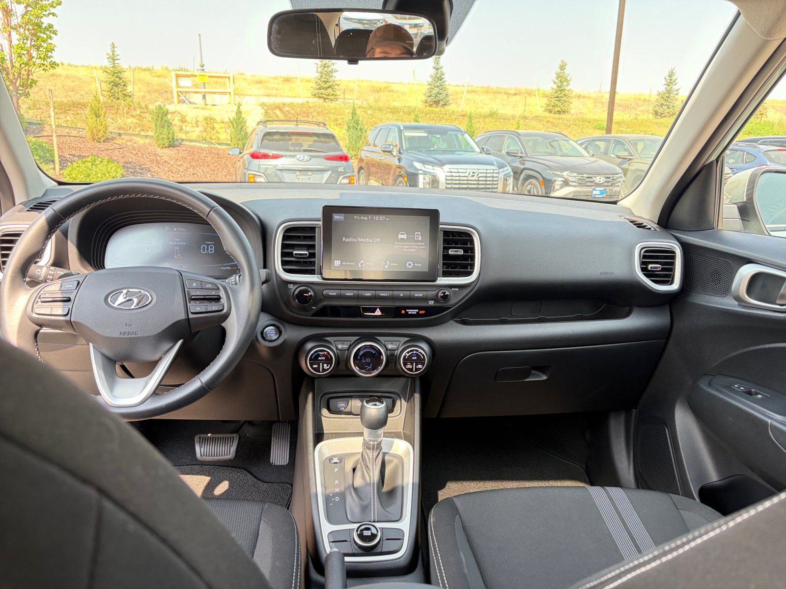 Certified 2025 Hyundai Venue SEL FWD image 19