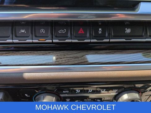 Used 2022 Chevrolet Silverado 1500 LT AWD/4WD image 35
