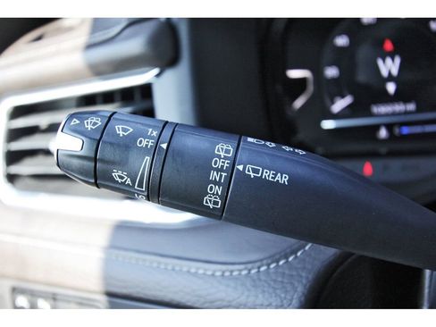 Used 2023 GMC Yukon XL Denali image 18