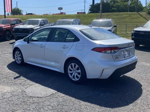 Used 2024 Toyota Corolla LE FWD image 4
