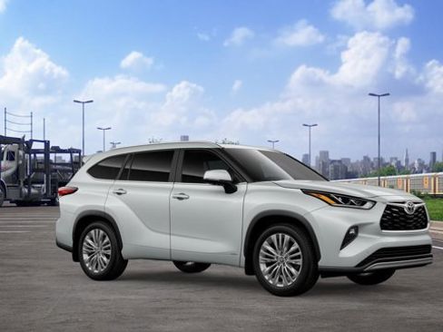 New 2026 Toyota Highlander Platinum image 16