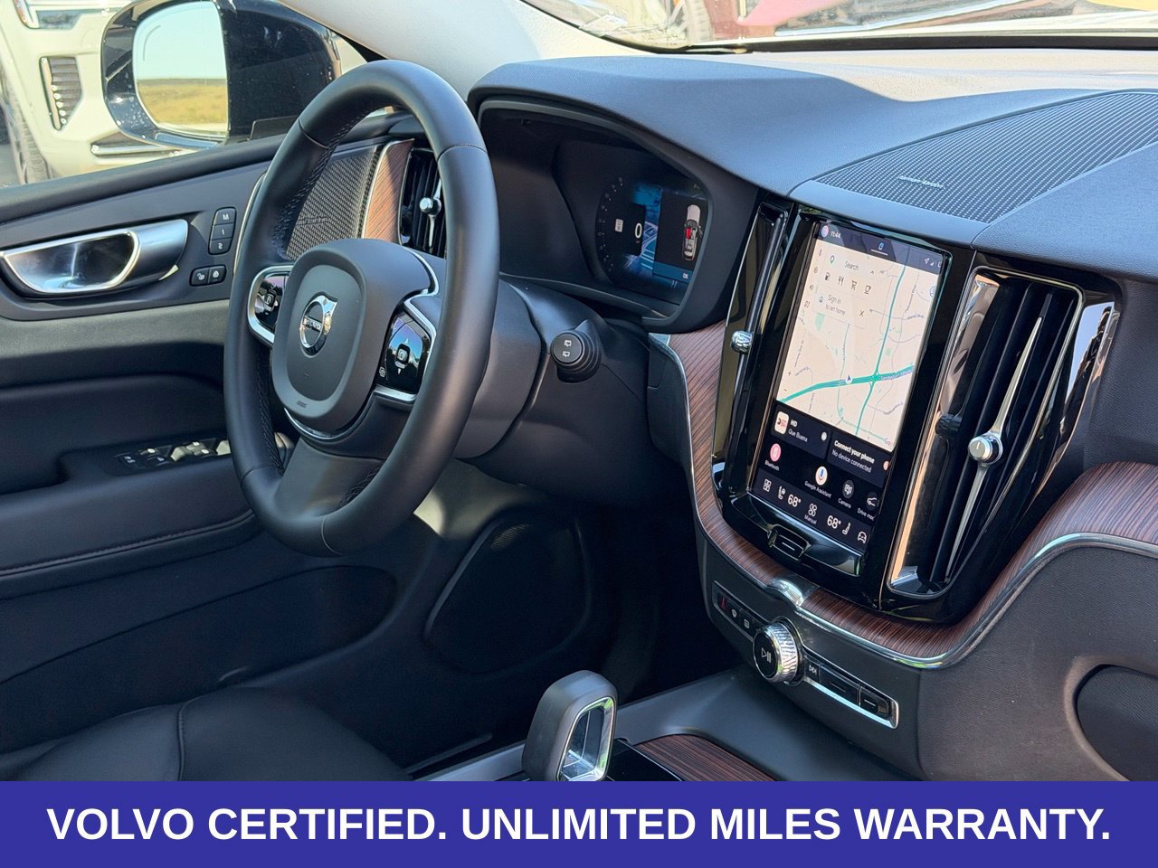 Certified 2024 Volvo XC60 B5 Plus w/ Protection Package Premier AWD/4WD image 42