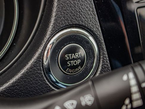 Used 2017 Nissan Rogue SV image 30