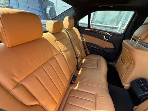 Used 2013 Mercedes-Benz E 550 4MATIC Sedan image 14