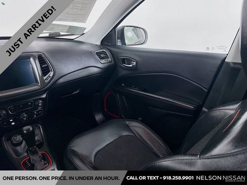 Used 2019 Jeep Compass Trailhawk AWD/4WD image 21