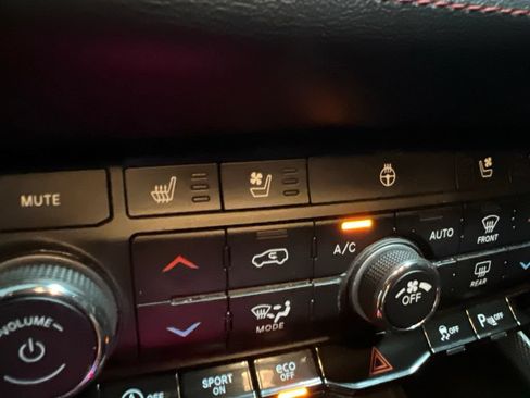 Used 2024 Dodge Durango GT RWD image 33