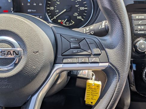 Used 2020 Nissan Rogue Sport S image 16