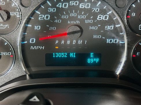 Used 2025 Chevrolet Express 2500 w/ Enhanced Convenience Package RWD image 21