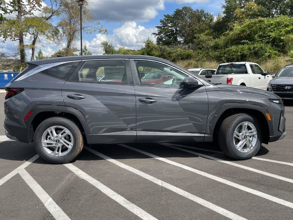 New 2026 Hyundai Tucson SE FWD image 2