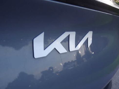 Used 2025 Kia Sportage LX FWD image 32