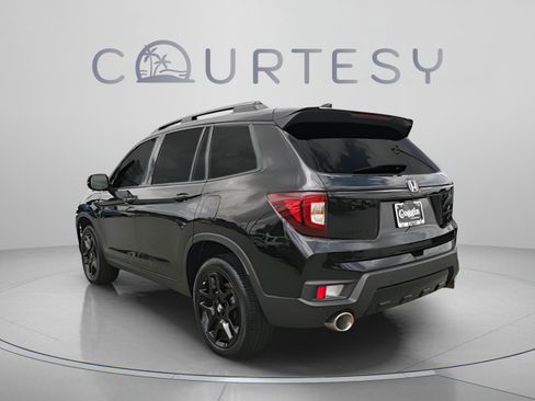Used 2024 Honda Passport Black Edition image 5