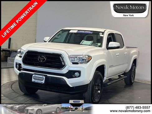 Used 2023 Toyota Tacoma SR5 w/ Technology Package image 4