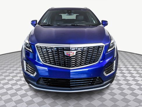 Used 2024 Cadillac XT5 Premium Luxury image 2