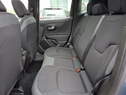 Used 2023 Jeep Renegade Latitude w/ Sun/Sound Group AWD/4WD image 13
