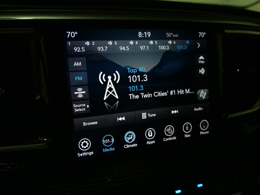 Used 2019 Chrysler Pacifica Limited FWD image 27