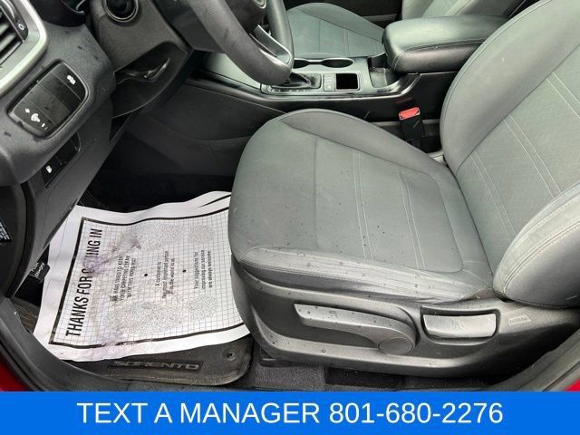 Used 2018 Kia Sorento LX AWD/4WD image 17