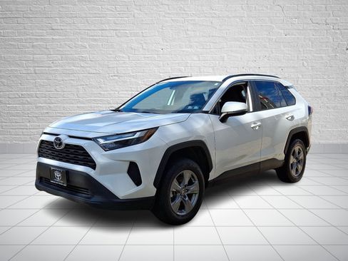 Used 2025 Toyota RAV4 XLE AWD/4WD image 3
