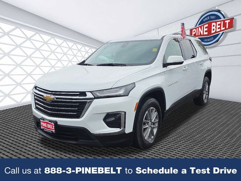 Certified 2023 Chevrolet Traverse LT FWD image 1