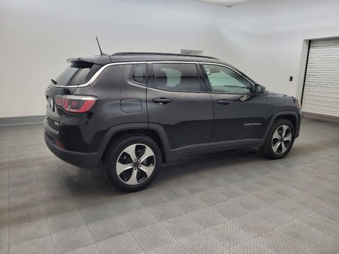 Used 2017 Jeep Compass Latitude w/ Popular Equipment Group FWD image 10