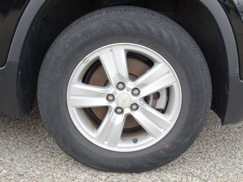 Used 2022 Chevrolet Trax LS w/ Tint and Cruise Package AWD/4WD image 9