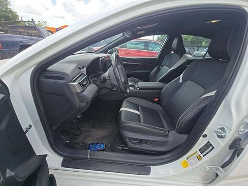 Used 2025 Toyota Camry SE FWD image 6