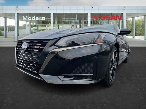 New 2025 Nissan Altima 2.5 SR image 10