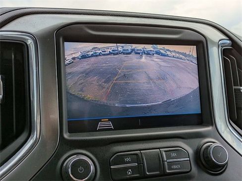 Used 2020 Chevrolet Silverado 1500 LT image 20