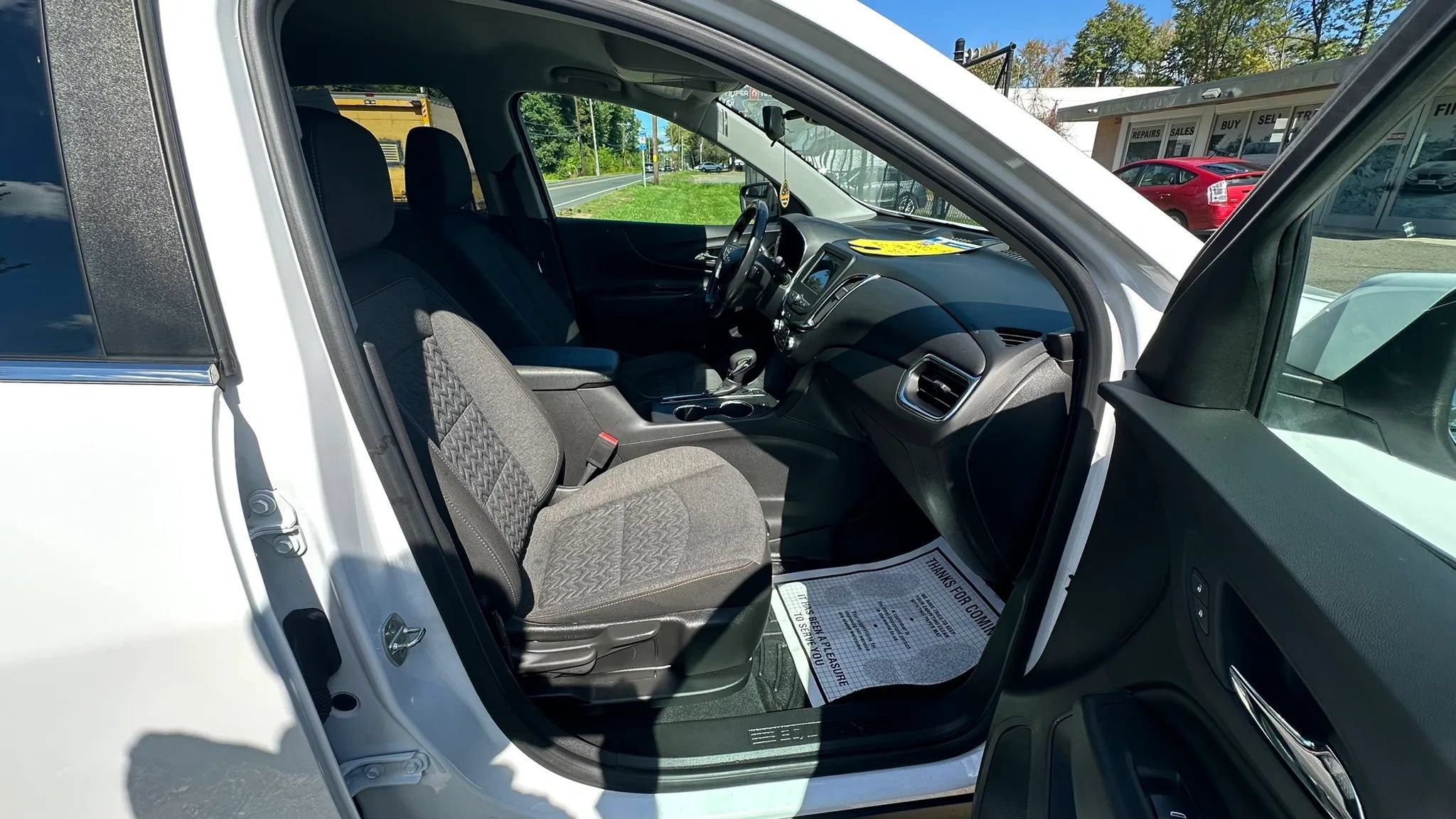 Used 2022 Chevrolet Equinox LT w/ Driver Convenience Package AWD/4WD image 38