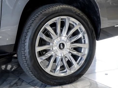 Used 2021 Cadillac Escalade ESV Premium Luxury AWD/4WD image 53
