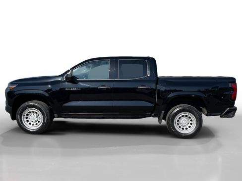 Used 2023 Chevrolet Colorado W/T image 2