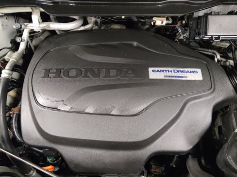 Used 2019 Honda Pilot Touring image 30