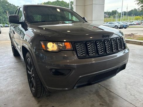 Used 2021 Jeep Grand Cherokee Laredo X RWD image 4