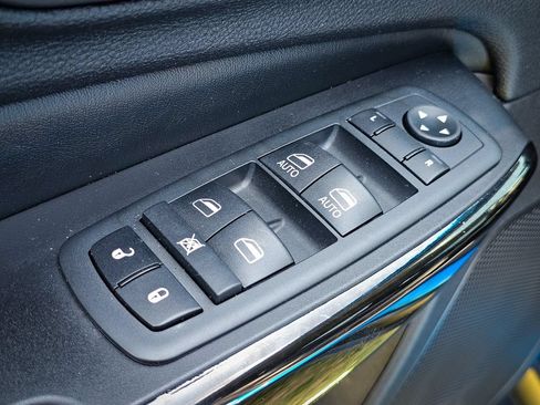 Used 2020 Jeep Cherokee Latitude Plus AWD/4WD image 10